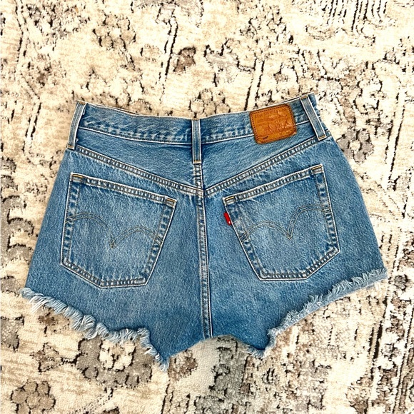 Levi’s 501 Denim Shorts - Picture 2 of 5